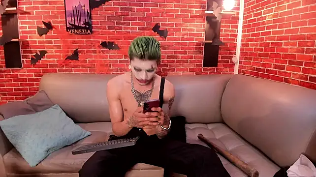 Valentino_knox1