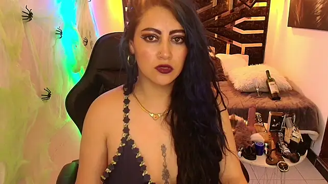 scarleth_blue