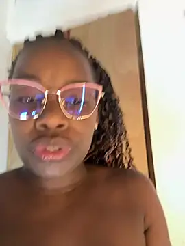 kendra_smiitch webcam