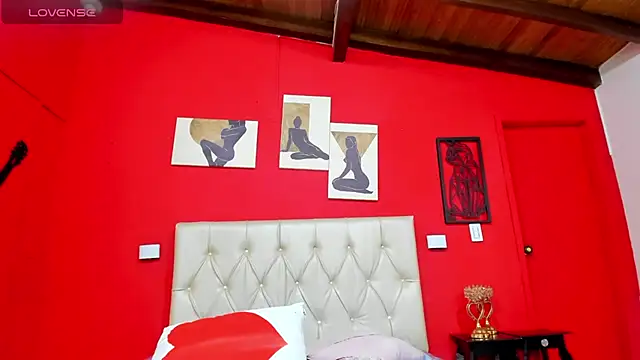 Camila_Tits