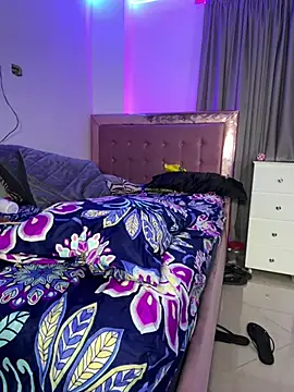 Andrea111_ live cam on StripChat