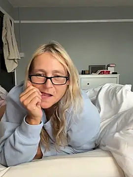 Blondnboujee53