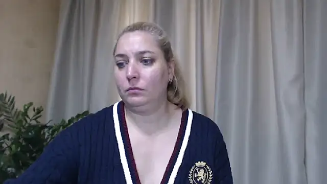 sweetpussy13 live cam on StripChat