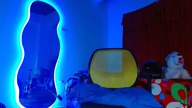 skinny23cm live cam on StripChat