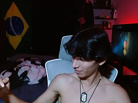 AvenaBoy live cam on StripChat