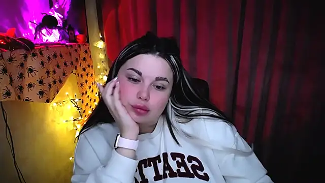 Emily_Mo