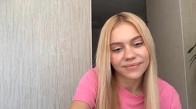 Glamorforyou live cam on StripChat