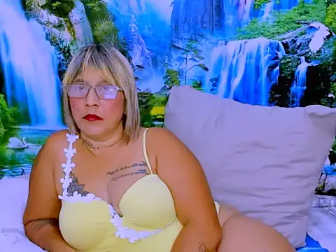 indianroxy live cam on StripChat