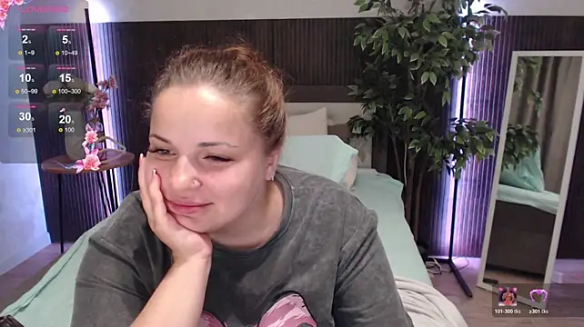 Crazyy_girl_ live cam on StripChat