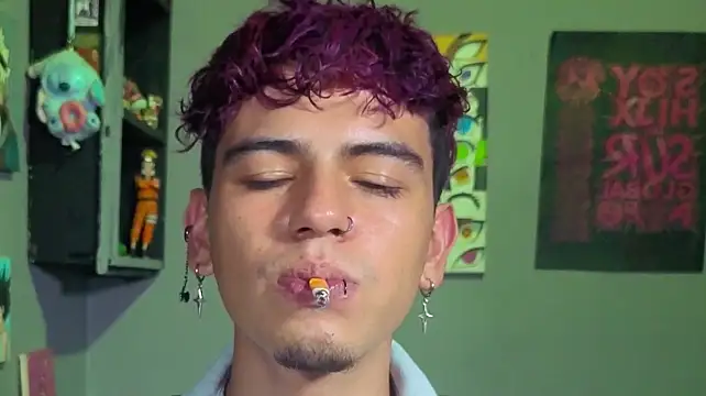 MikeyKuro webcam
