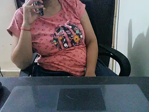 laila_gorgeous06 live cam on StripChat