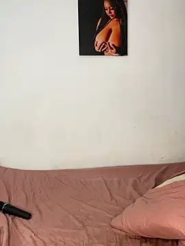 AinaraJimenez live cam on StripChat