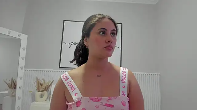 Sweett_katty4u live cam on StripChat