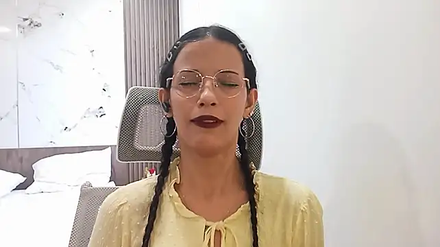 MandaForero live cam on StripChat