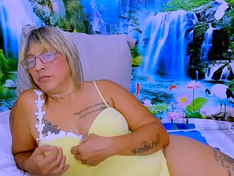 indianroxy live cam on StripChat
