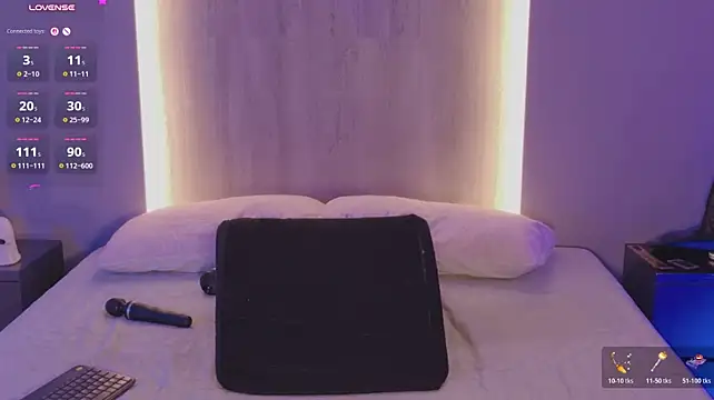 emmajohnss live cam on StripChat