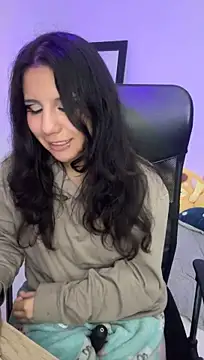 HollyPeachh