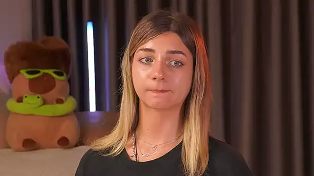 MilaMilkEyes