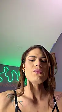 naho_love live cam on StripChat