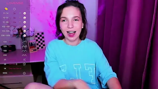 KindHazelHere fresh face cam preview