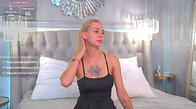 AliceWilsin live cam on StripChat