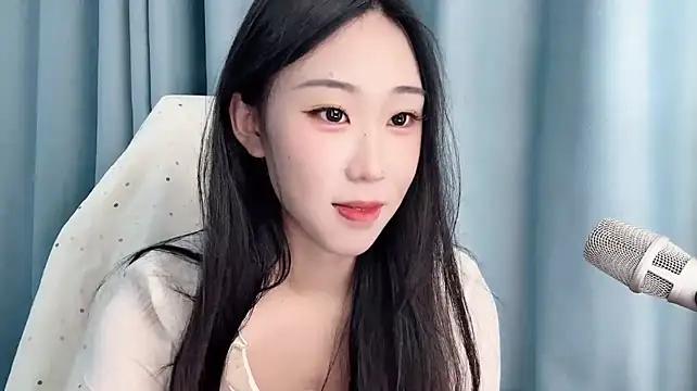 diudiu622 live cam on StripChat