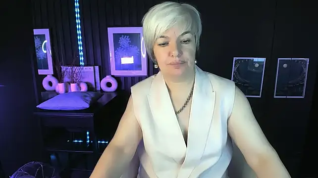 CarmenSoft live cam on StripChat