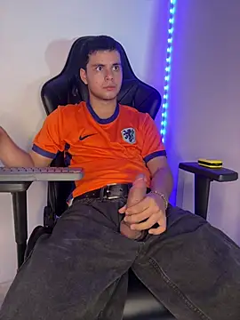 Liam_Mateo live cam on StripChat