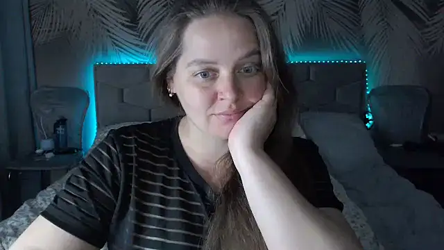 uliastar live cam on StripChat