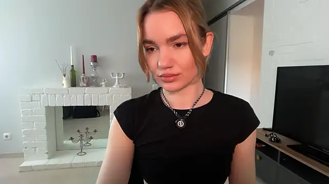 HolaAmnesia live cam on StripChat