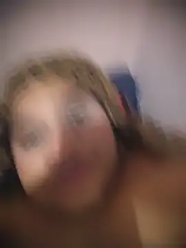 Mia_peituda