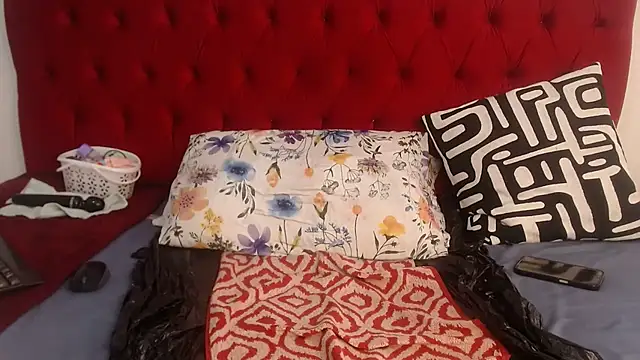 CurvyQueenx2