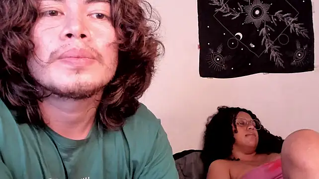 hothoneychile live cam on StripChat