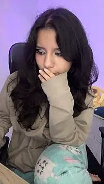 HollyPeachh