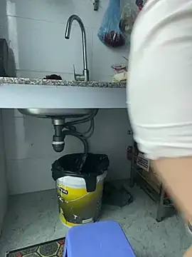 Emxinhka1 live cam on StripChat