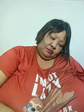 nancy111 (F milf) - Make Me cum and squit in my toy