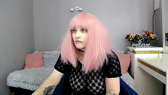 Estheri live cam on StripChat