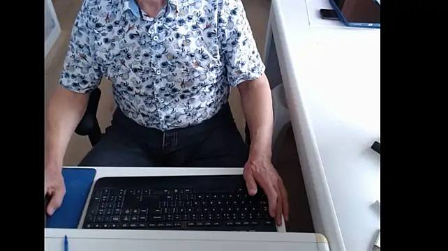 dutchpornking live cam on StripChat