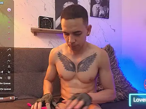 ragnar_valkor on Stripchat