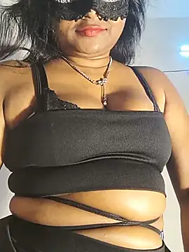 DIRTYSECRET_QUEEN_07
