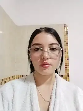 Julianne_valerin