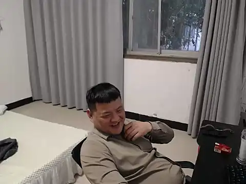 zhang1118 live cam on StripChat