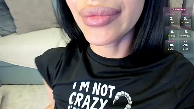 Naila18 live cam on StripChat