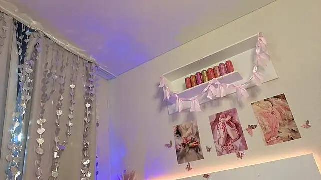 Milly_Lane live cam on StripChat