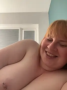Curvy-GingeXX live cam on StripChat