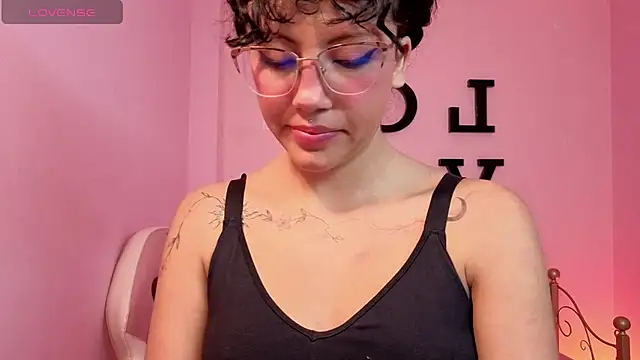 Zoe_kisses