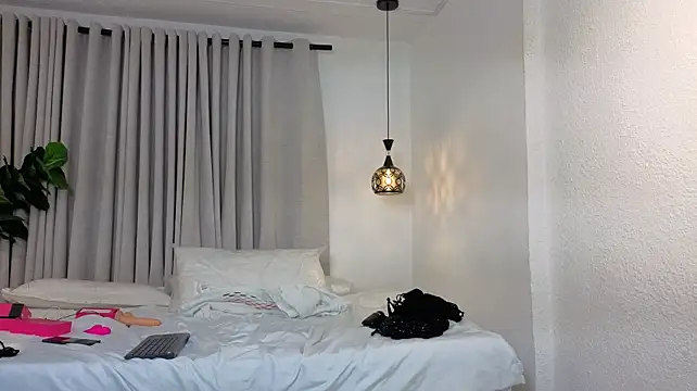 kellygrace_vg live cam on StripChat