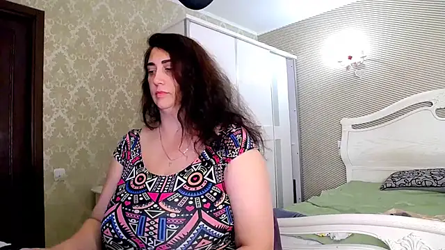 Evelyn_Shy