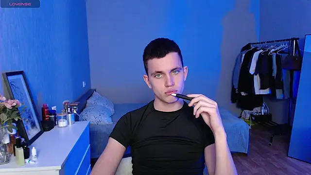 _m0neyken_ on Stripchat