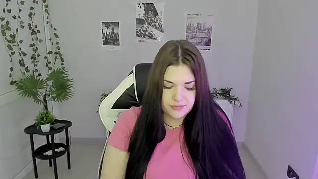 TinsleyPeach live cam on StripChat
